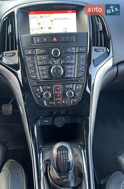 Хэтчбек Opel Astra 2014 в 