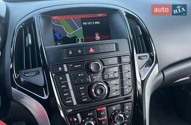 Хэтчбек Opel Astra 2014 в 