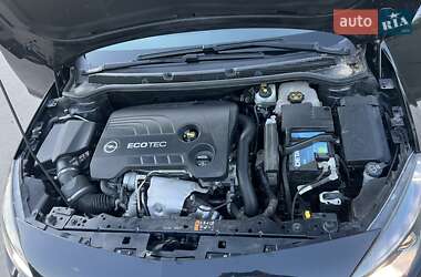 Хэтчбек Opel Astra 2014 в 