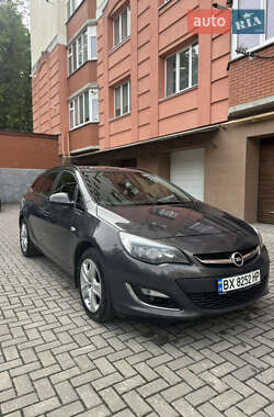 Универсал Opel Astra 2013 в 
