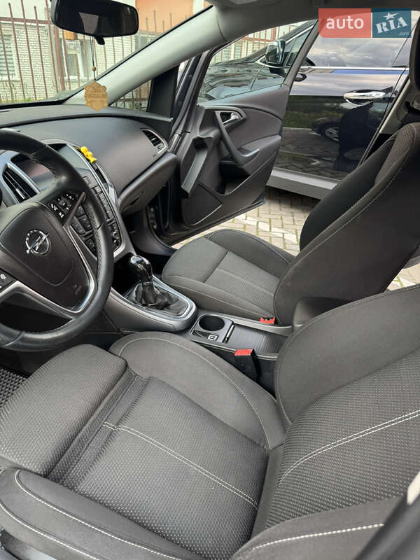 Універсал Opel Astra 2013 в Хмельницькому