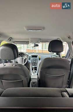 Универсал Opel Astra 2013 в 