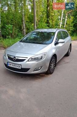 Універсал Opel Astra 2012 в Бердичеві