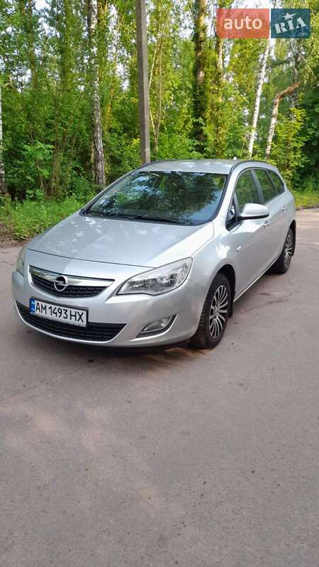 Opel Astra 2012