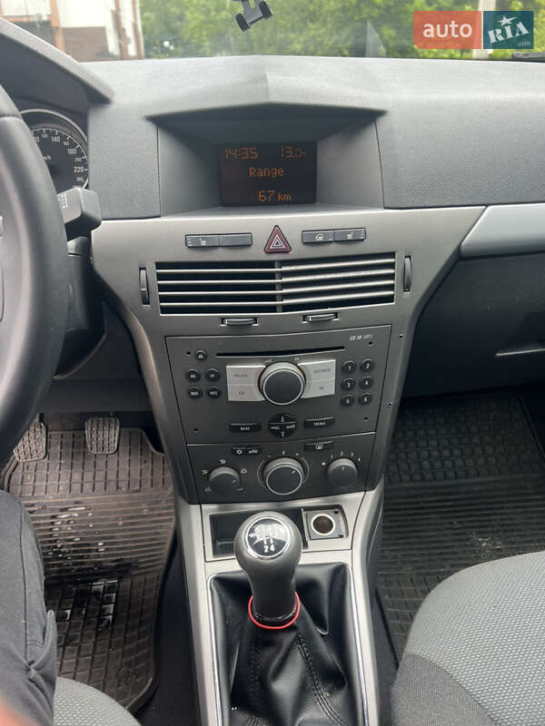 Универсал Opel Astra 2006 в Житомире