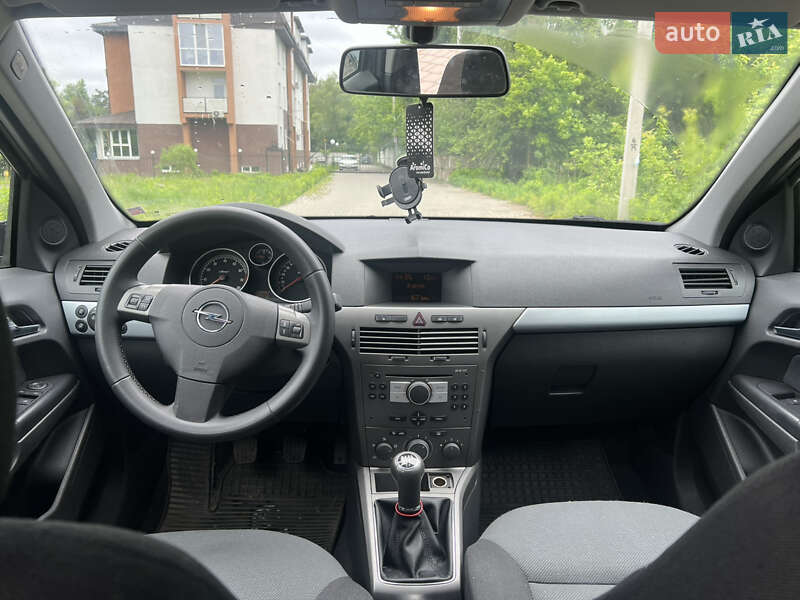 Универсал Opel Astra 2006 в Житомире