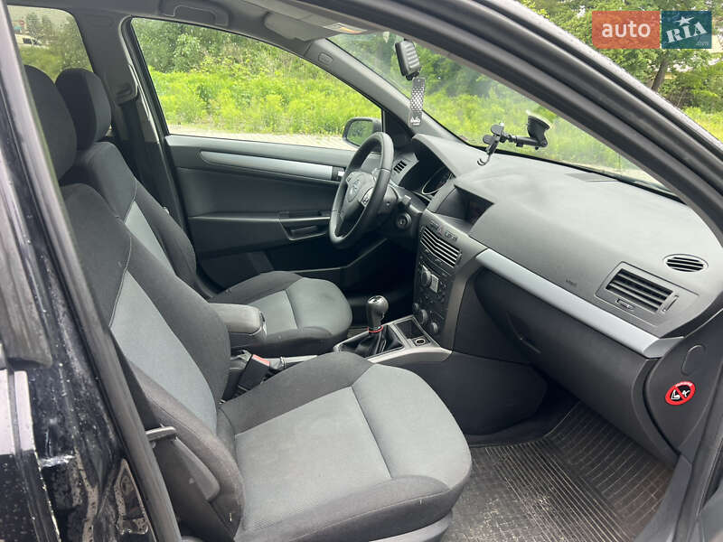 Универсал Opel Astra 2006 в Житомире