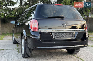 Универсал Opel Astra 2010 в 