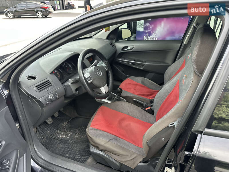 Хетчбек Opel Astra 2011 в Дніпрі