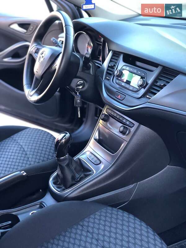 Универсал Opel Astra 2018 в Луцке