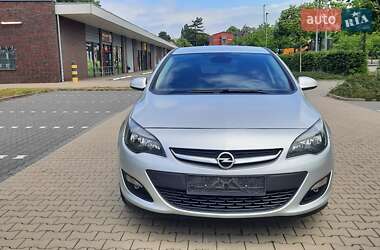Хэтчбек Opel Astra 2014 в Нетешине