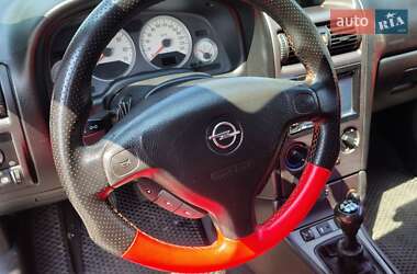 Купе Opel Astra 2004 в 