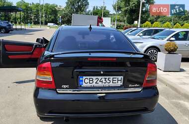 Купе Opel Astra 2004 в 