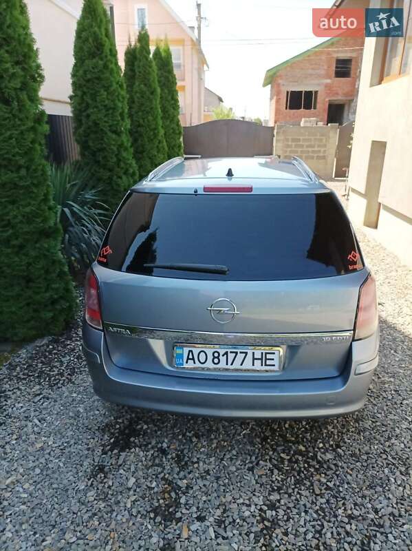 Універсал Opel Astra 2005 в Виноградові