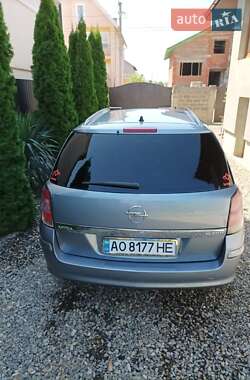 Универсал Opel Astra 2005 в 