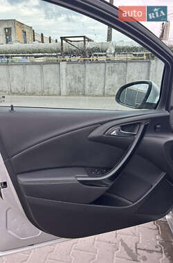 Хэтчбек Opel Astra 2014 в 