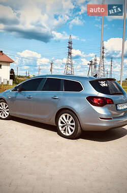 Универсал Opel Astra 2011 в 