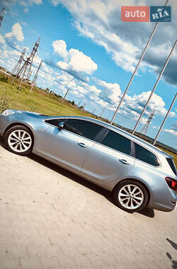 Универсал Opel Astra 2011 в 
