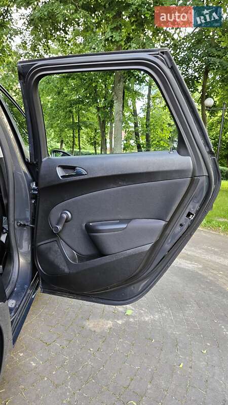 Универсал Opel Astra 2015 в Киеве