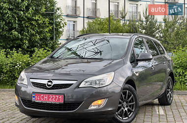 Универсал Opel Astra 2013 в Ивано-Франковске