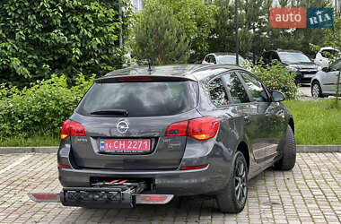 Универсал Opel Astra 2013 в 