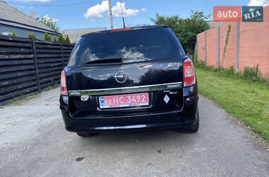 Универсал Opel Astra 2010 в 