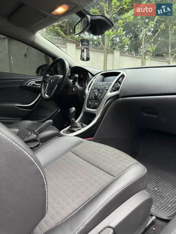 Хетчбек Opel Astra 2013 в Києві