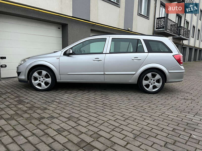 Універсал Opel Astra 2009 в Коломиї