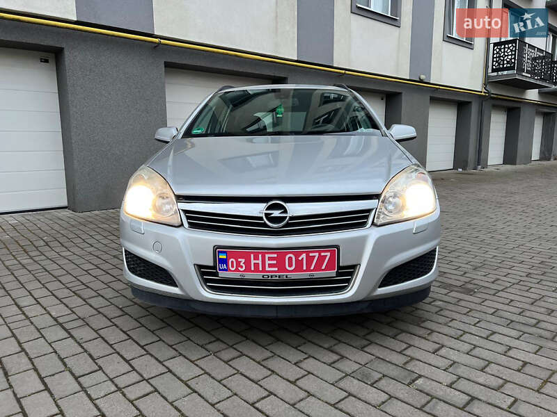 Універсал Opel Astra 2009 в Коломиї