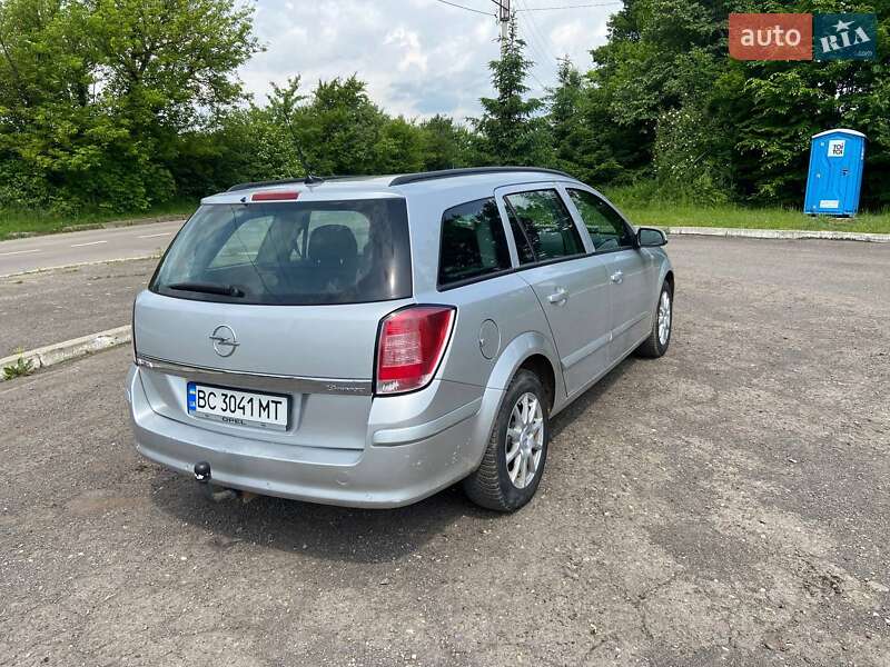 Універсал Opel Astra 2004 в 