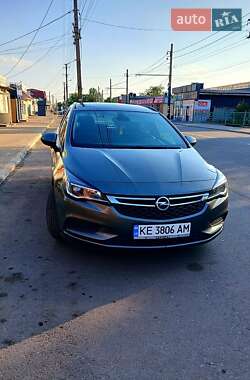 Универсал Opel Astra 2017 в Кривом Роге