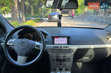 Универсал Opel Astra 2007 в 