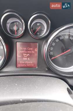 Універсал Opel Astra 2011 в 