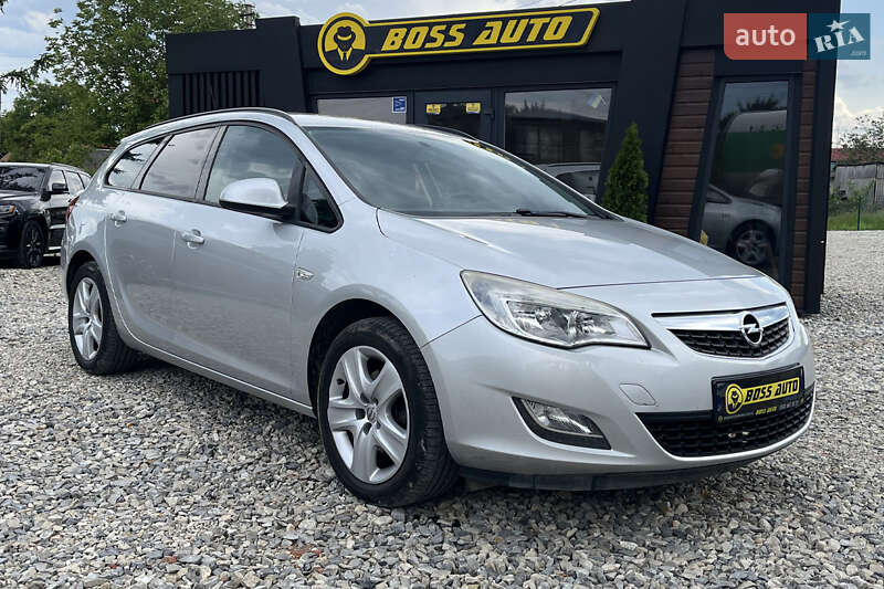 Opel Astra 2012