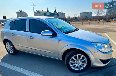 Хэтчбек Opel Astra 2007 в Очакове