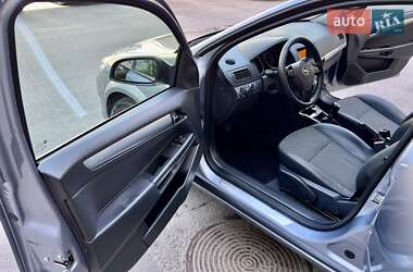 Хетчбек Opel Astra 2009 в 
