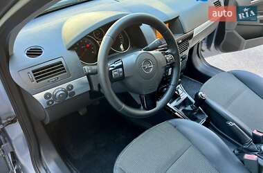 Хетчбек Opel Astra 2009 в 