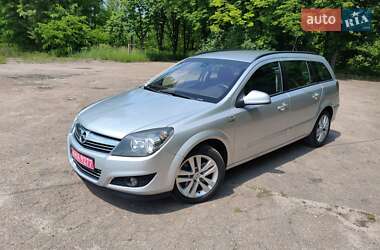 Универсал Opel Astra 2010 в 
