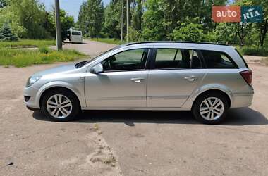 Универсал Opel Astra 2010 в 