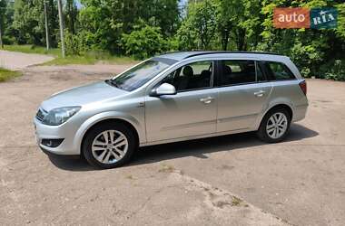 Универсал Opel Astra 2010 в 