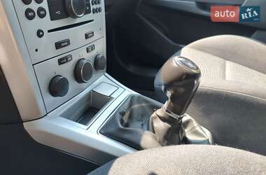 Универсал Opel Astra 2010 в 