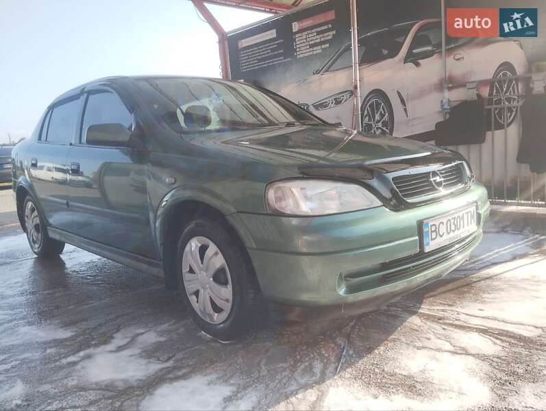 Седан Opel Astra 2006 в Яворові