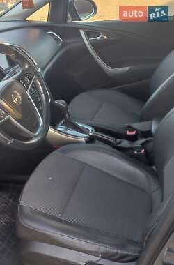 Універсал Opel Astra 2014 в 