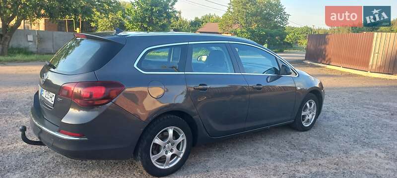 Універсал Opel Astra 2014 в Полтаві