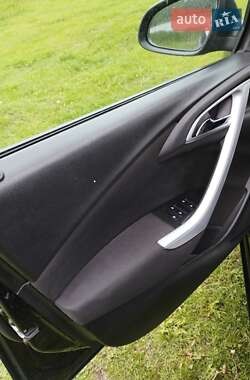 Универсал Opel Astra 2014 в 
