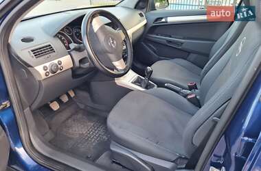 Хэтчбек Opel Astra 2008 в 