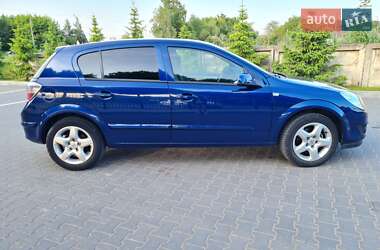 Хэтчбек Opel Astra 2008 в 