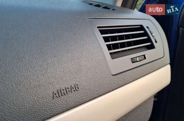 Хэтчбек Opel Astra 2008 в 