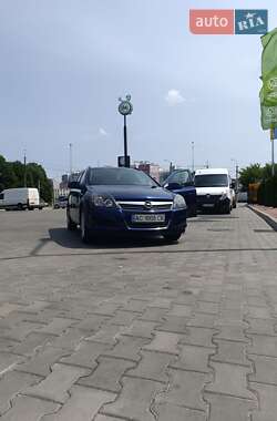 Универсал Opel Astra 2011 в Луцке