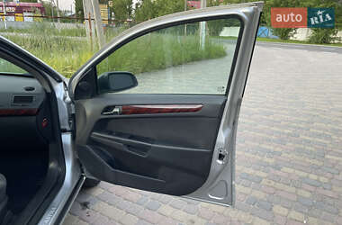 Универсал Opel Astra 2005 в 